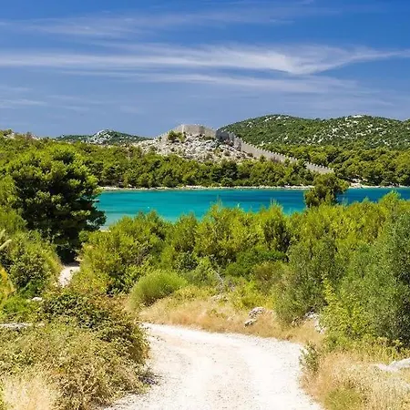 Mala Mare Guest house Grebastica